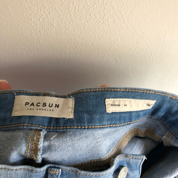 PACSUN RIPPED LIGHT WASHED JEANS - Picture 1 of 2